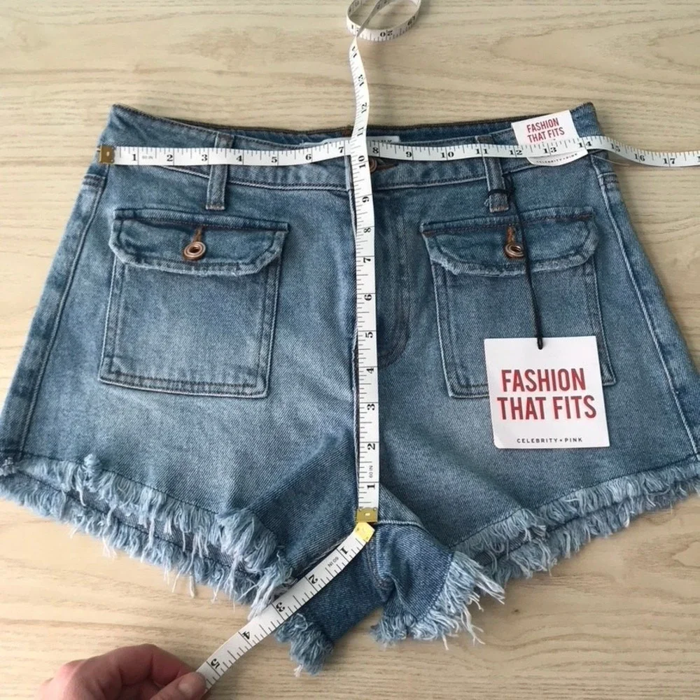 Celebrity Pink Patch Pocket‎ Jean Shorts Size 7 Cut Off Cheeky Western Boho 70s